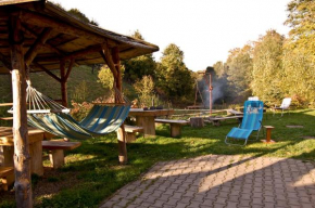 Dom nad potokiem, Krzyżanów